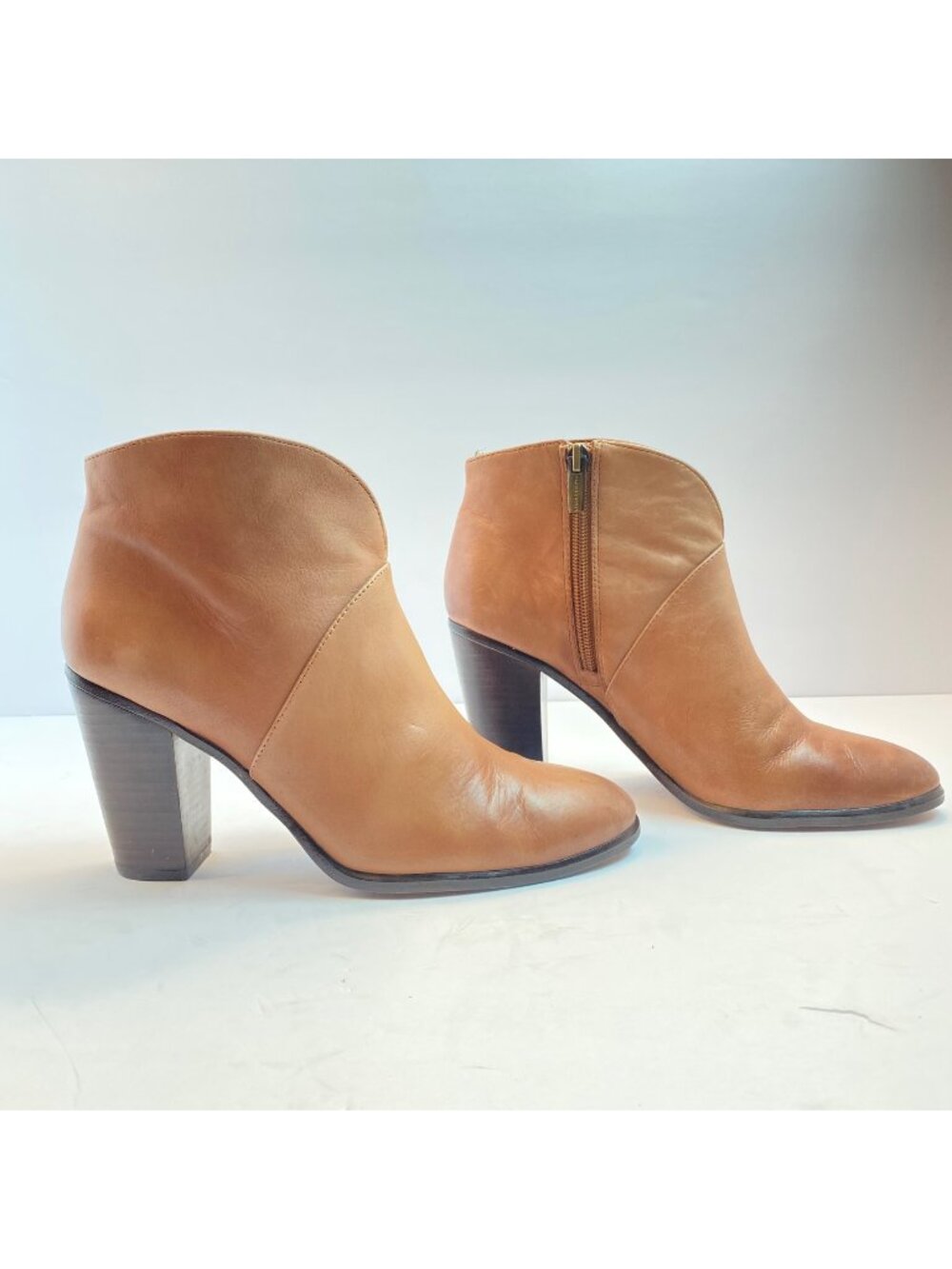 Vince Camuto Womens  Size 7.5  Ankle Booties Tan Leather  3" Block Heel